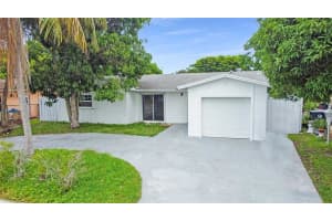 8241 Sw 3rd Court, North Lauderdale