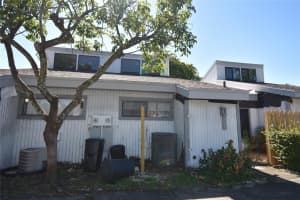 1713 Nw 73rd Avenue 34, Plantation