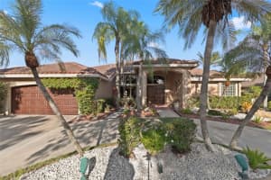 525 Stonemont Lane, Weston