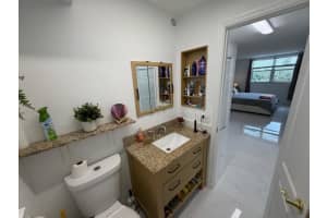 2901 Nw 46th Ave 305, Lauderdale Lakes