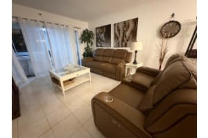 450 Paradise Isle Boulevard 201, Hallandale Beach