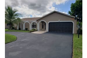 2702 Nw 98th Way, Coral Springs
