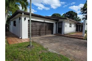 690 Nw 68th Avenue, Plantation