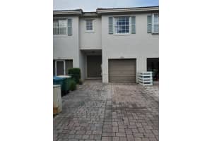 8308 Prestige Commons Dr, Tamarac