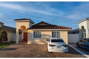 8927 Nw 111th Ter, Hialeah