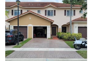 8853 N Isles Cir 8853, Tamarac