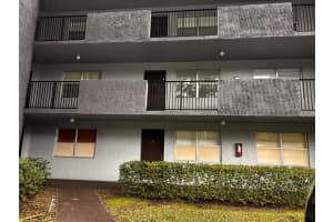 8450 Lagos De Campo Blvd 105, Tamarac