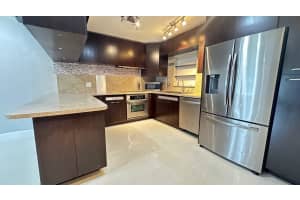 8709 Nw 57th Dr, Fort Lauderdale