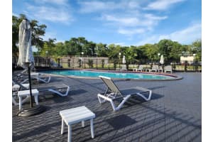 8020 Fairview 109, Tamarac