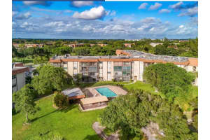 6100 S Falls Circle Drive 204, Lauderhill