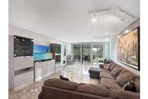 3505 Oaks Way 310, Pompano Beach