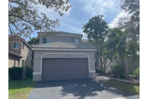 1156 Chinaberry Dr, Weston