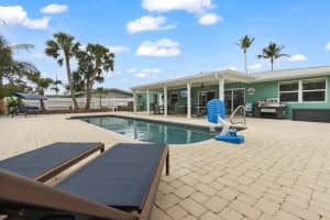608 Malabar Avenue, Hutchinson Island