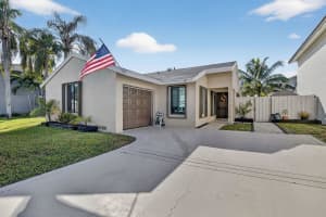 691 Willow Grove Terrace, Davie