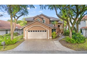 608 Misty Oaks Ln, Pompano Beach
