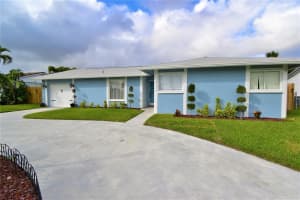 6557 Country Wood Way, Delray Beach