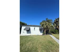 627 W Pine St 3, Lantana