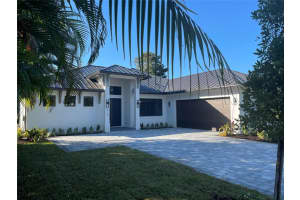 513 Sw South Carolina Drive, Stuart