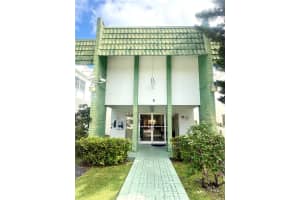 4821 Nw 22nd Ct 211, Lauderhill