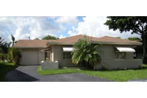 2277 Nova Village Drive, Davie
