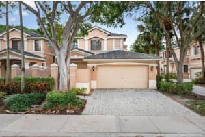 2678 Center Court Drive 2678, Weston