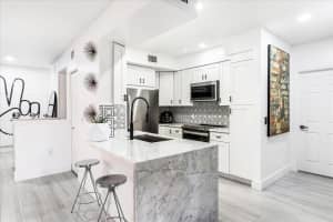 2452 Centergate Dr 202, Miramar