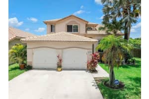 466 E Royal Cove Circle, Davie