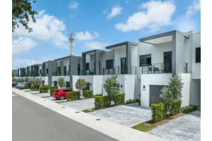 6864 Sw 80th Street, Miami