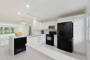 2202 Lucaya Bnd M1, Coconut Creek