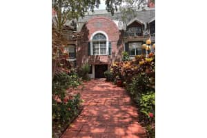 3670 Inverrary Dr, Lauderhill