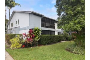 2761 S Oakland Forest Dr 204, Oakland Park