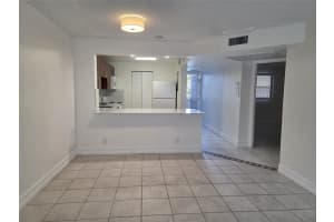 8040 N Colony Cir 105, Tamarac