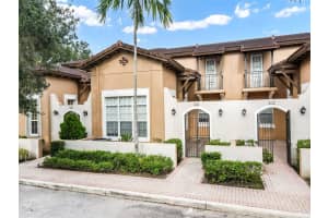 1061 Sw 147th Terrace, Pembroke Pines
