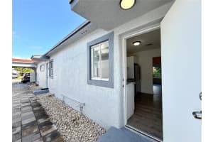 614 Ne 3rd St 3, Hallandale Beach