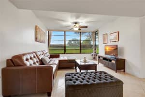 1502 Whitehall Dr 106, Davie