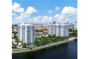 2851 Ne 183rd St 1903e, Aventura