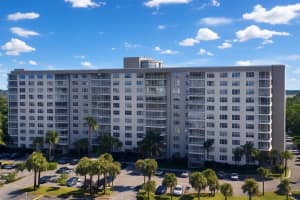 3800 Hillcrest Drive 614, Hollywood