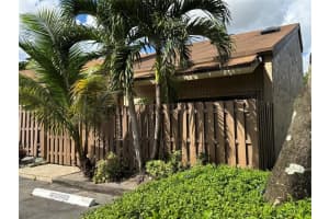 8011 Sw 22nd Ct 8011, Davie 8011 Sw 22nd Ct 8011, Davie