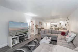 8901 S Hollybrook Boulevard 201, Pembroke Pines