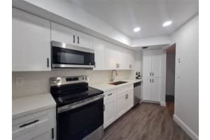 6911 Environ Bvd 2m, Lauderhill