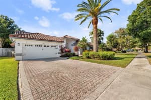 1611 Nw 101st Way, Plantation