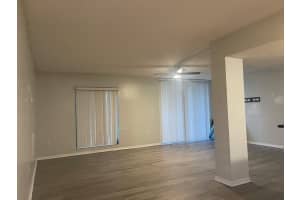 5530 Nw 44th Street 318c, Lauderhill