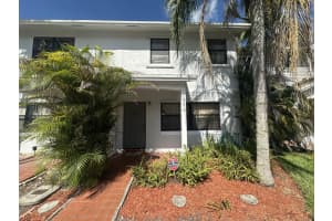 621 Nw 105th Way, Pembroke Pines