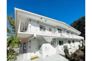 8129 Abbott Ave 9, Miami Beach