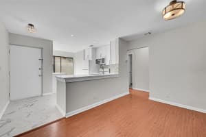 2578 Riverside Drive 421, Coral Springs