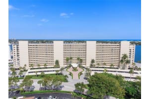 136 Lakeshore Dr T10, North Palm Beach