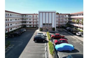 4000 Nw 44th Avenue 208, Lauderdale Lakes