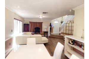 9741 Sw 9th Ct, Pembroke Pines