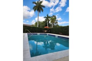 119 Hidden Court Road, Hollywood