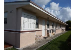 1011 Nw 8th Street 3, Hallandale Beach